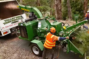 2015 BRUSH CHIPPER DEMONSTRATION 